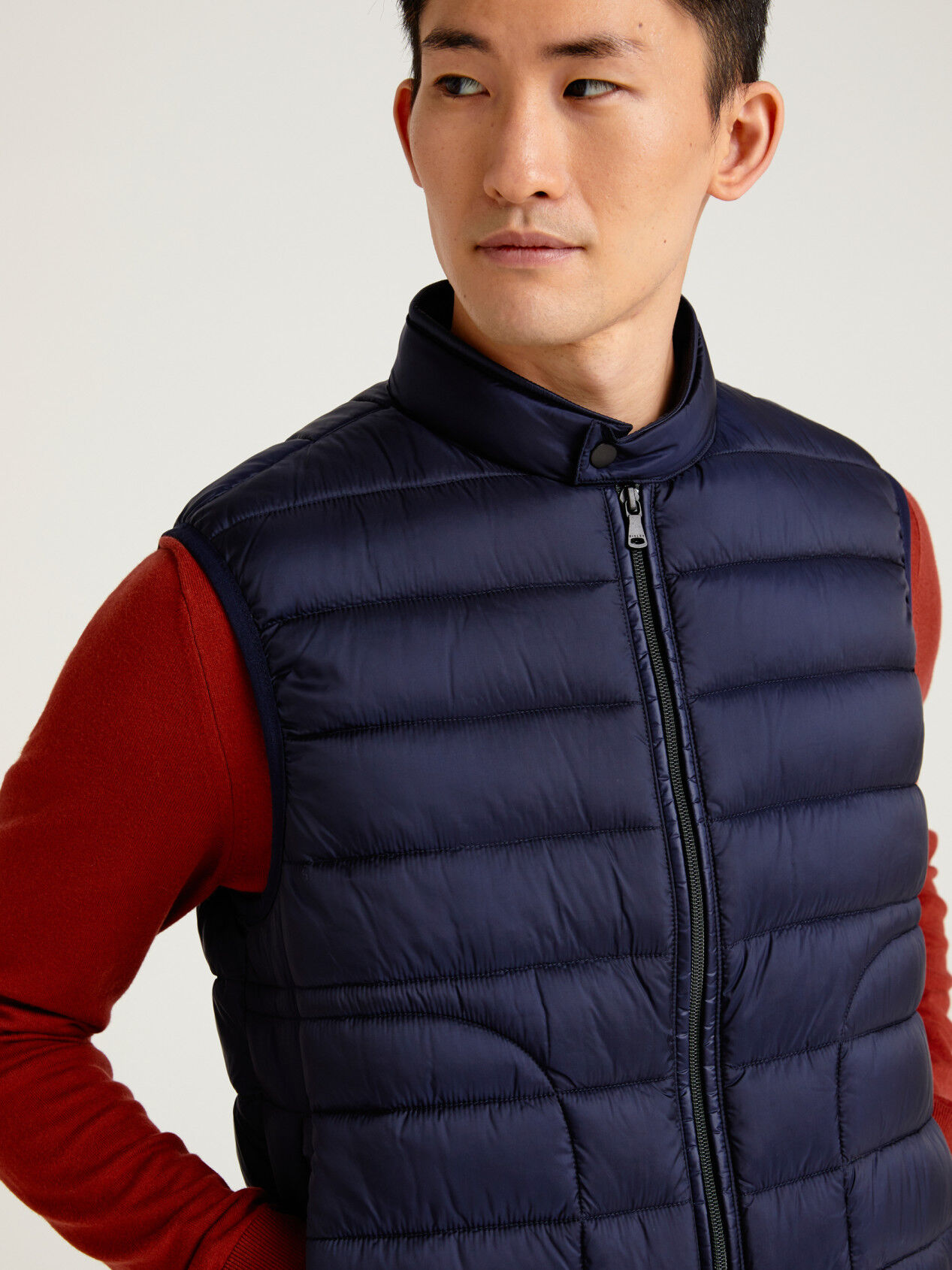 sleeveless padded jacket