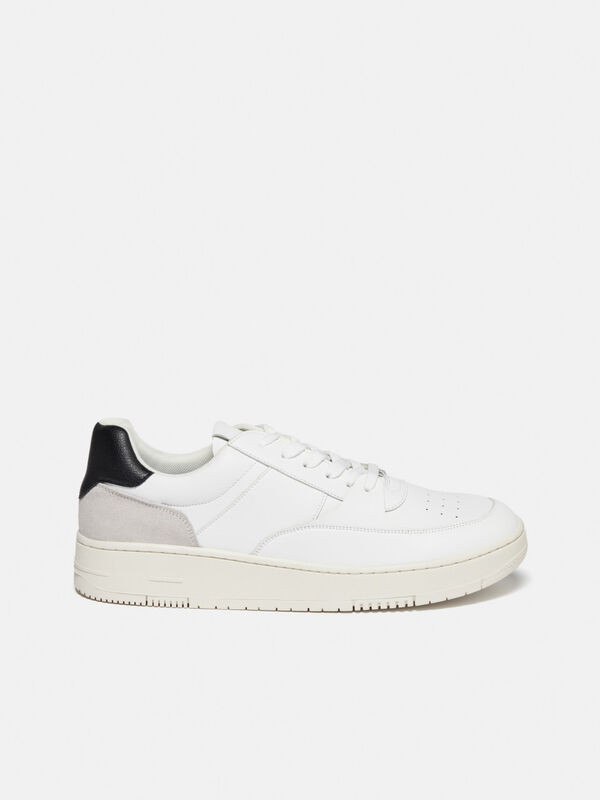Sneakers with clashing detail - men's shoes | Sisley