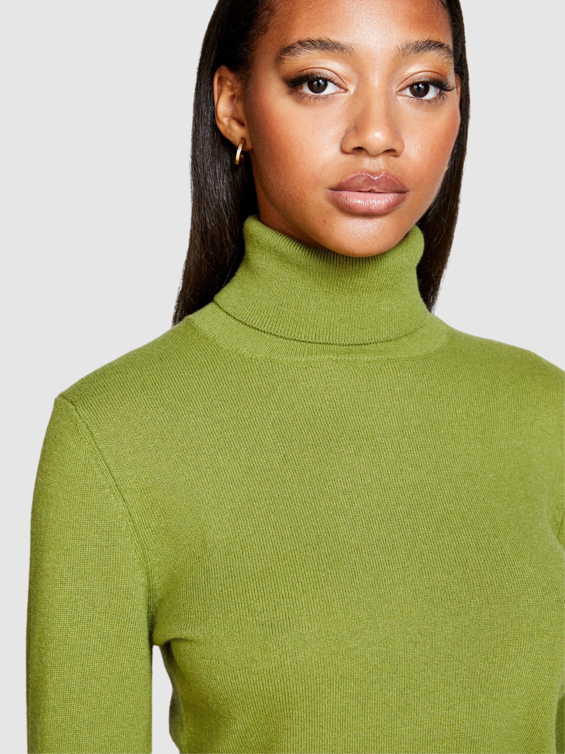 Green high 2025 neck sweater