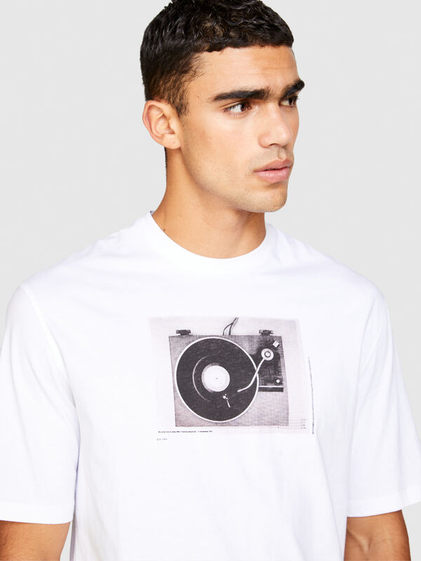 T-shirt with photographic print - men's short sleeve t-shirts | Sisley