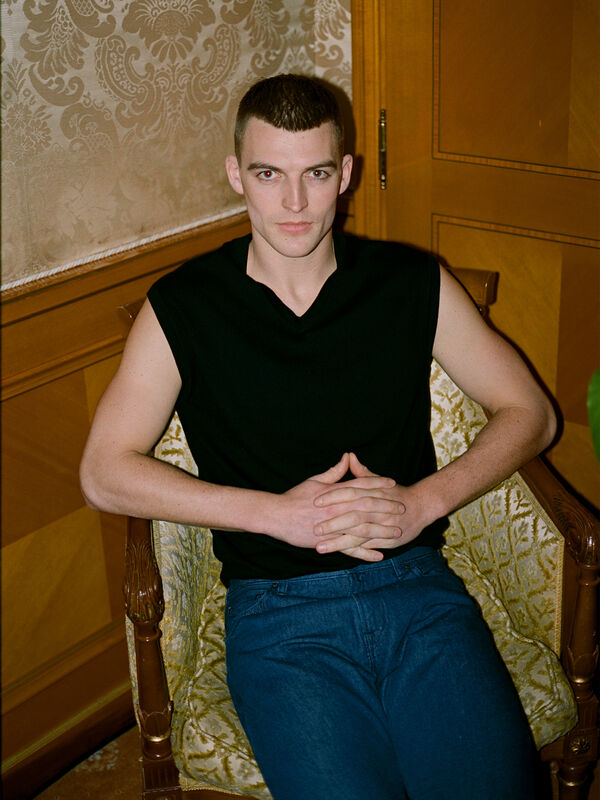 Knit vests - men's v-neck sweaters | Sisley